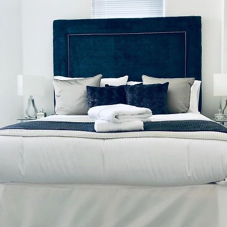 Snapos Luxury Serviced Apartment - Meridian House Bedford Kültér fotó