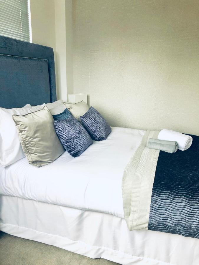 Snapos Luxury Serviced Apartment - Meridian House Bedford Kültér fotó