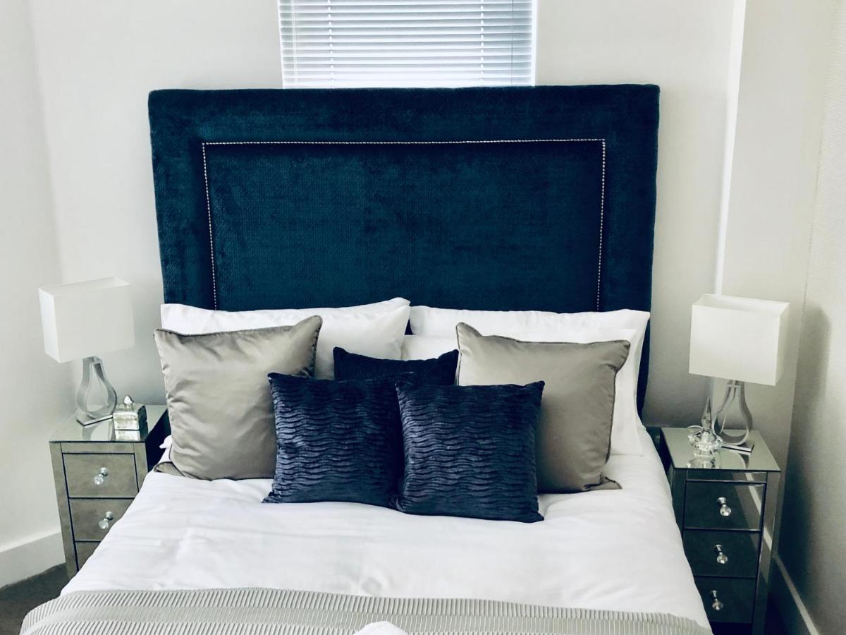 Snapos Luxury Serviced Apartment - Meridian House Bedford Kültér fotó
