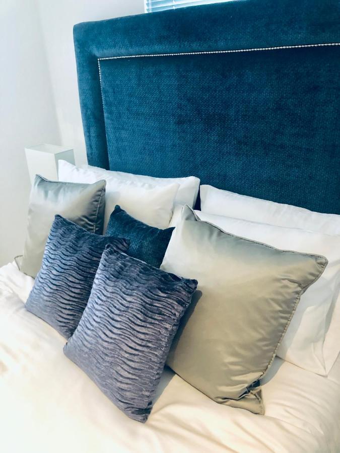 Snapos Luxury Serviced Apartment - Meridian House Bedford Kültér fotó