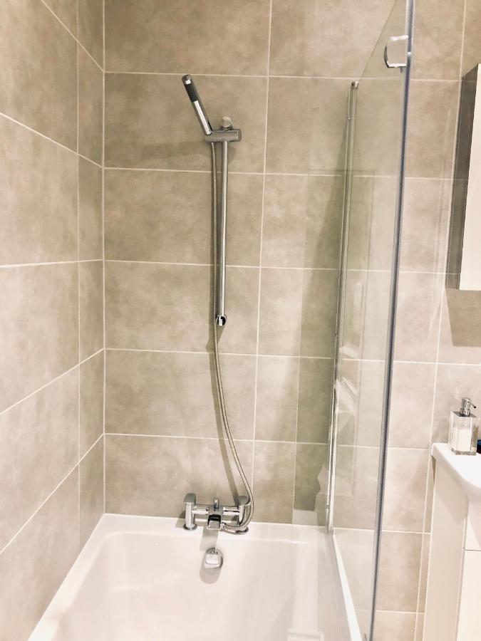 Snapos Luxury Serviced Apartment - Meridian House Bedford Kültér fotó