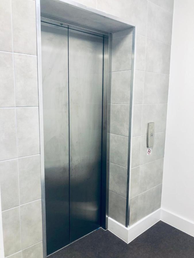 Snapos Luxury Serviced Apartment - Meridian House Bedford Kültér fotó