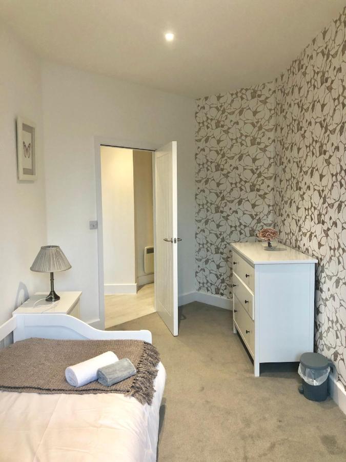 Snapos Luxury Serviced Apartment - Meridian House Bedford Kültér fotó