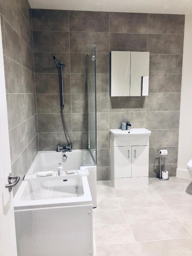 Snapos Luxury Serviced Apartment - Meridian House Bedford Kültér fotó