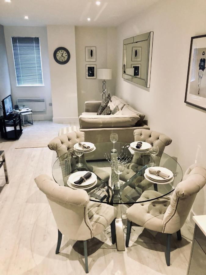 Snapos Luxury Serviced Apartment - Meridian House Bedford Kültér fotó