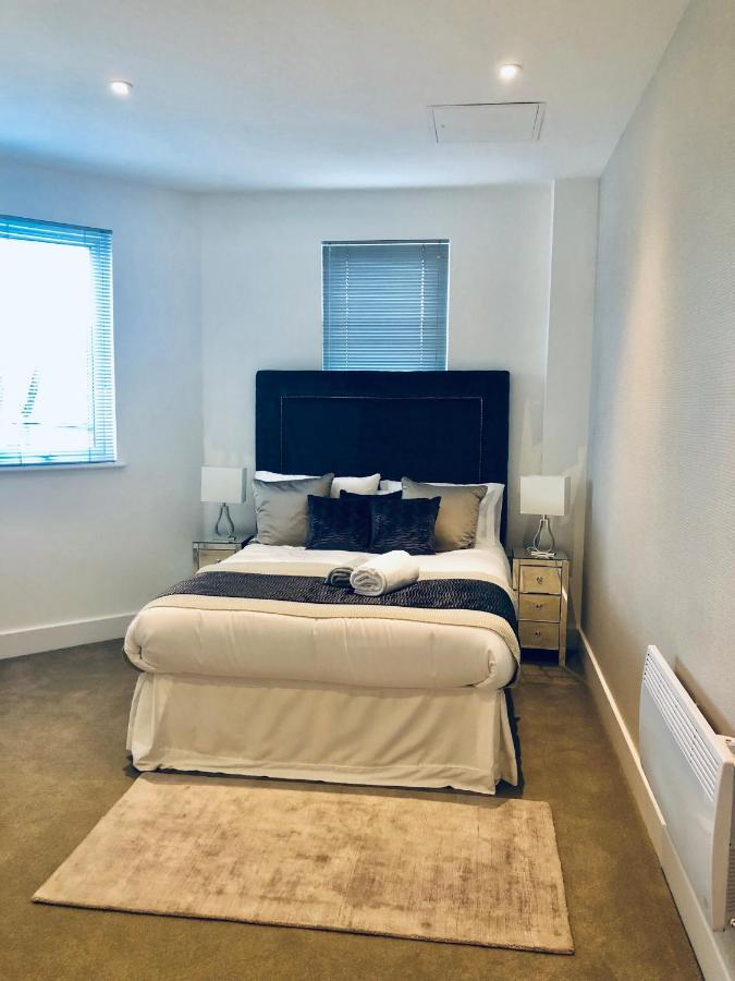 Snapos Luxury Serviced Apartment - Meridian House Bedford Kültér fotó