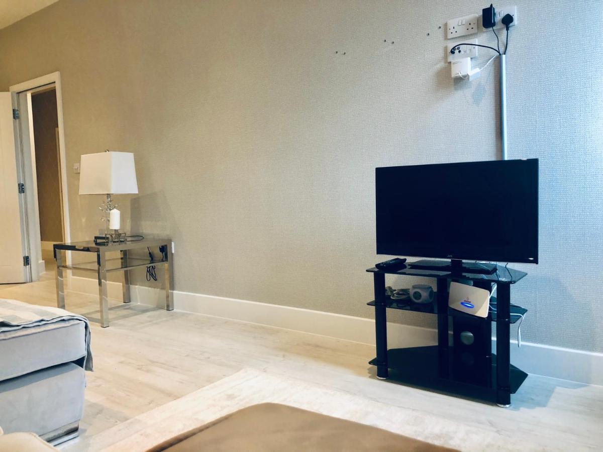 Snapos Luxury Serviced Apartment - Meridian House Bedford Kültér fotó