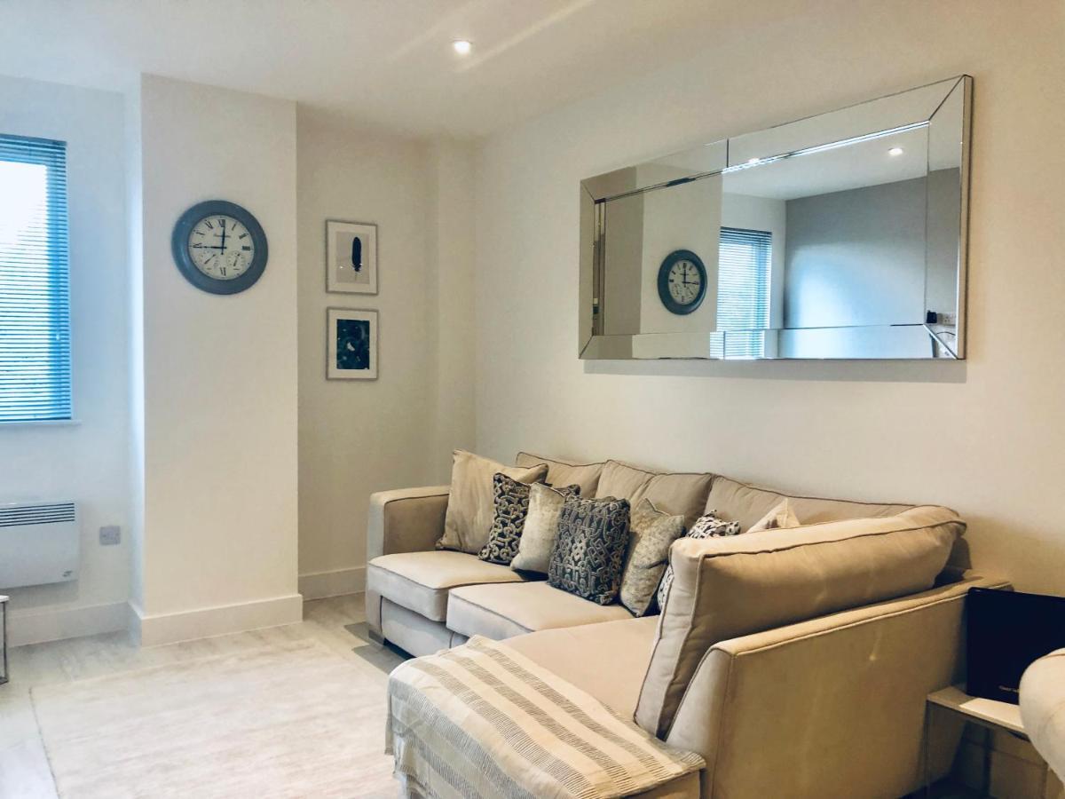 Snapos Luxury Serviced Apartment - Meridian House Bedford Kültér fotó