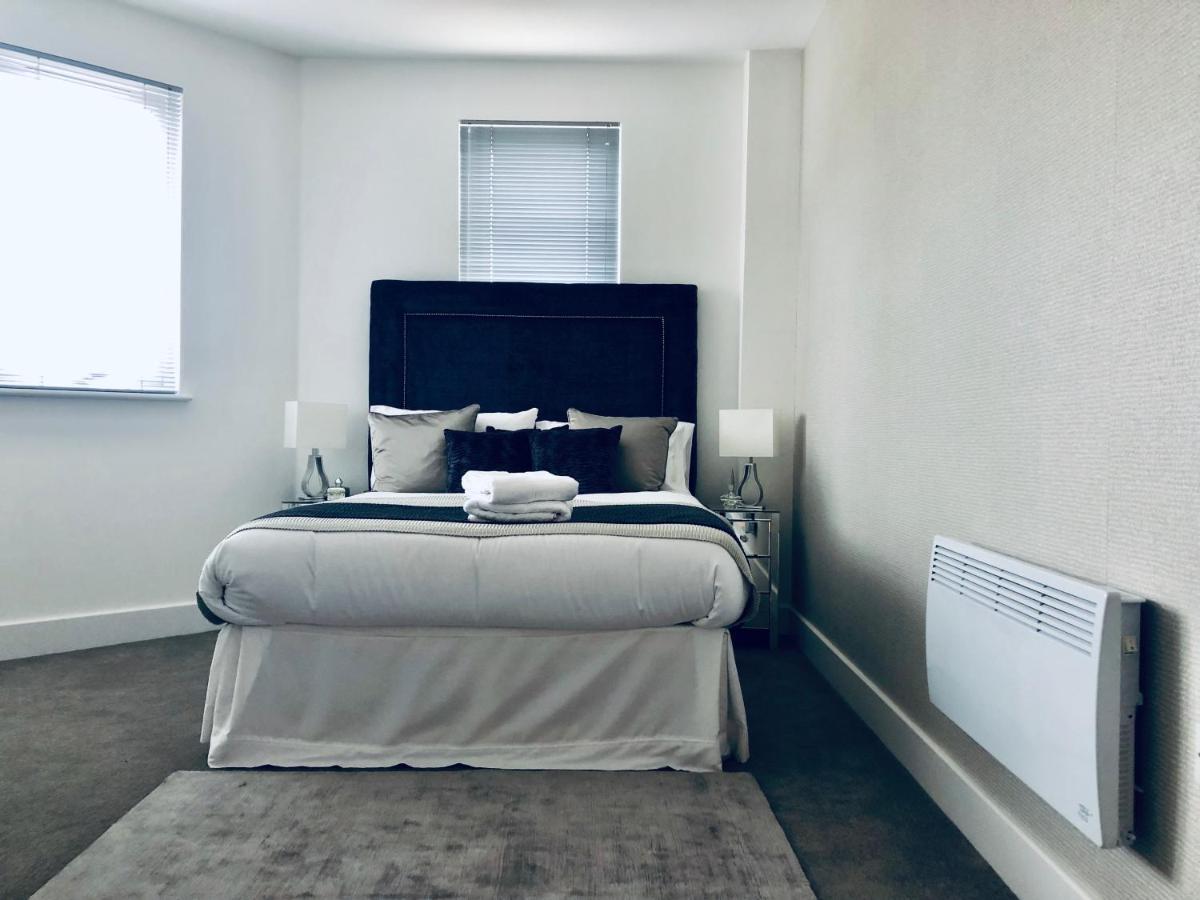 Snapos Luxury Serviced Apartment - Meridian House Bedford Kültér fotó