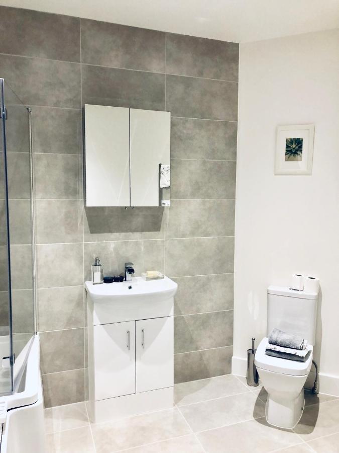 Snapos Luxury Serviced Apartment - Meridian House Bedford Kültér fotó