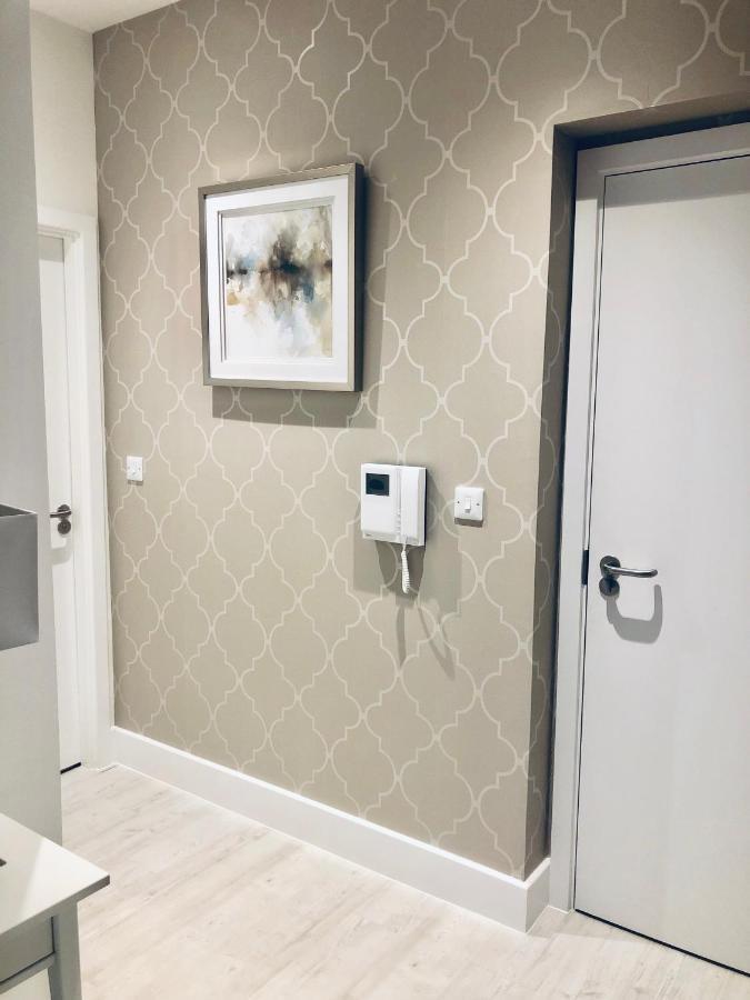 Snapos Luxury Serviced Apartment - Meridian House Bedford Kültér fotó