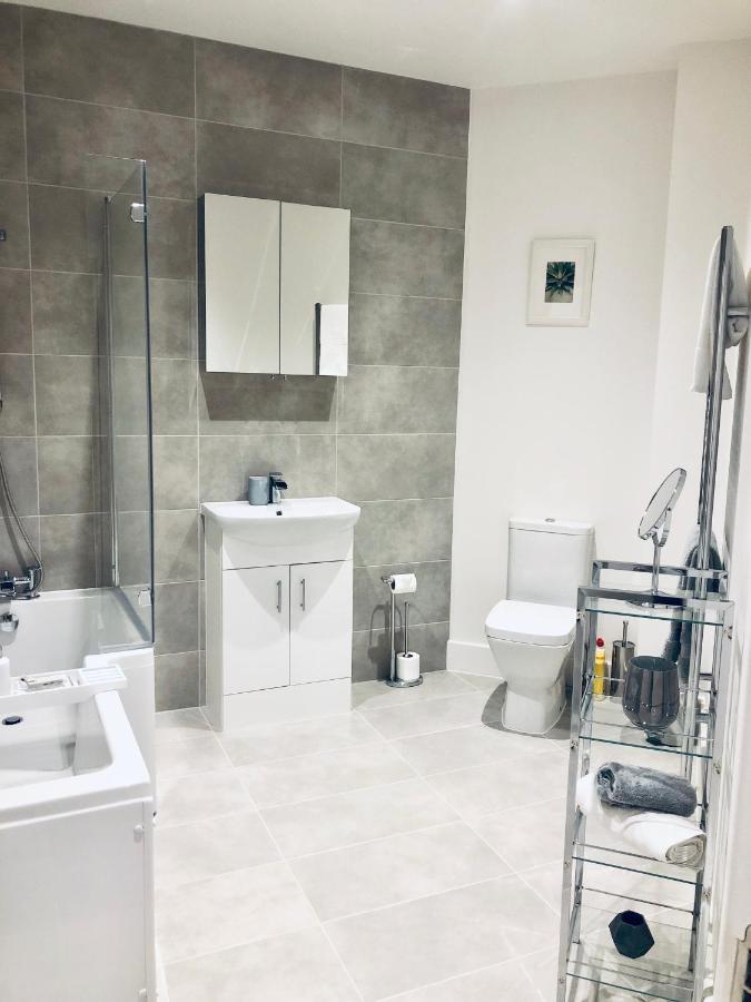 Snapos Luxury Serviced Apartment - Meridian House Bedford Kültér fotó